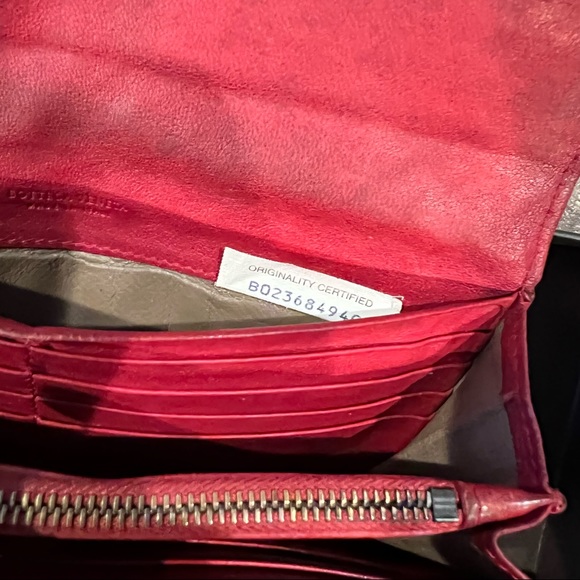 Bottega Veneta Intrecciato Lambskin Red Bifold Long Wallet Authentic - Picture 7 of 11
